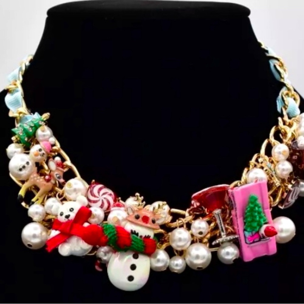 NWT 🎄Betsey Johnson Christmas Holiday Baubles Bib Necklace